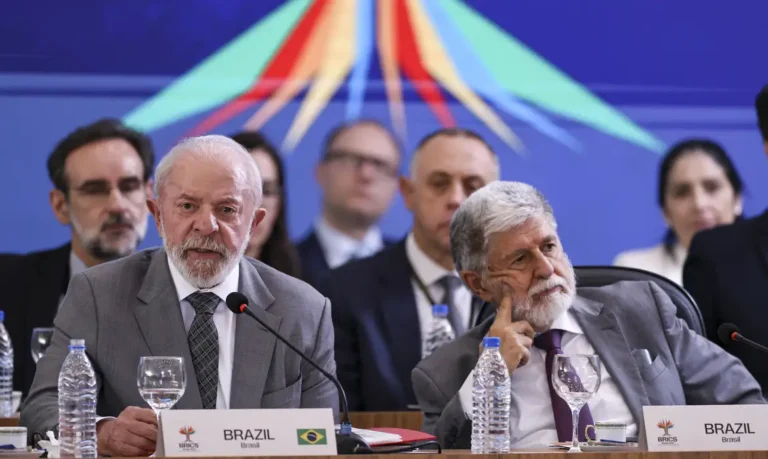 lula-brics_mcamgo_abr_26022025-6