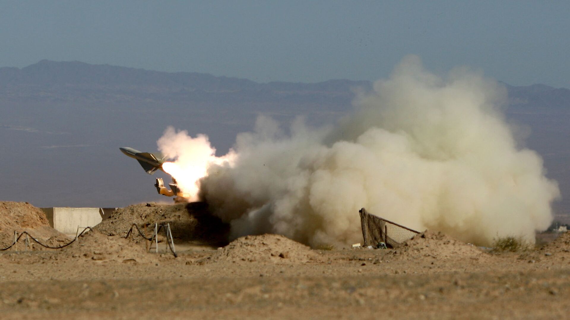 Iran Repels US Rescue Mission: Two Black Hawks and C-130 Downed Near Isfahan as American Pilot Remains in Iranian Hands